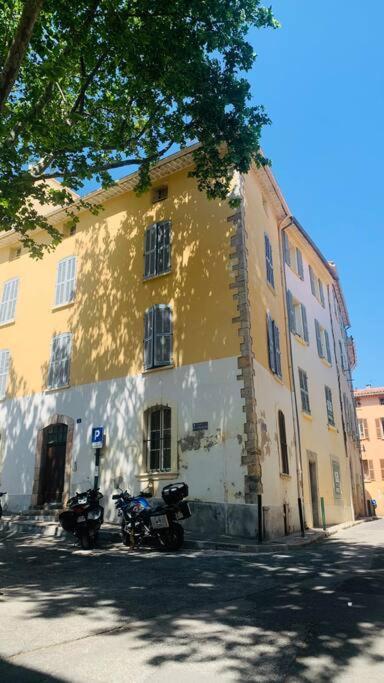 Studio Cosy Avec Deux Velos Coeur De Ville Hyeres Exterior photo